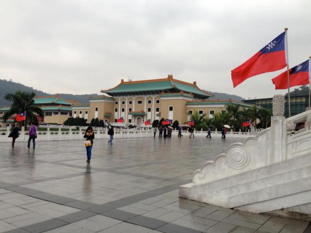 551833_10151145834817062_1705705189_n